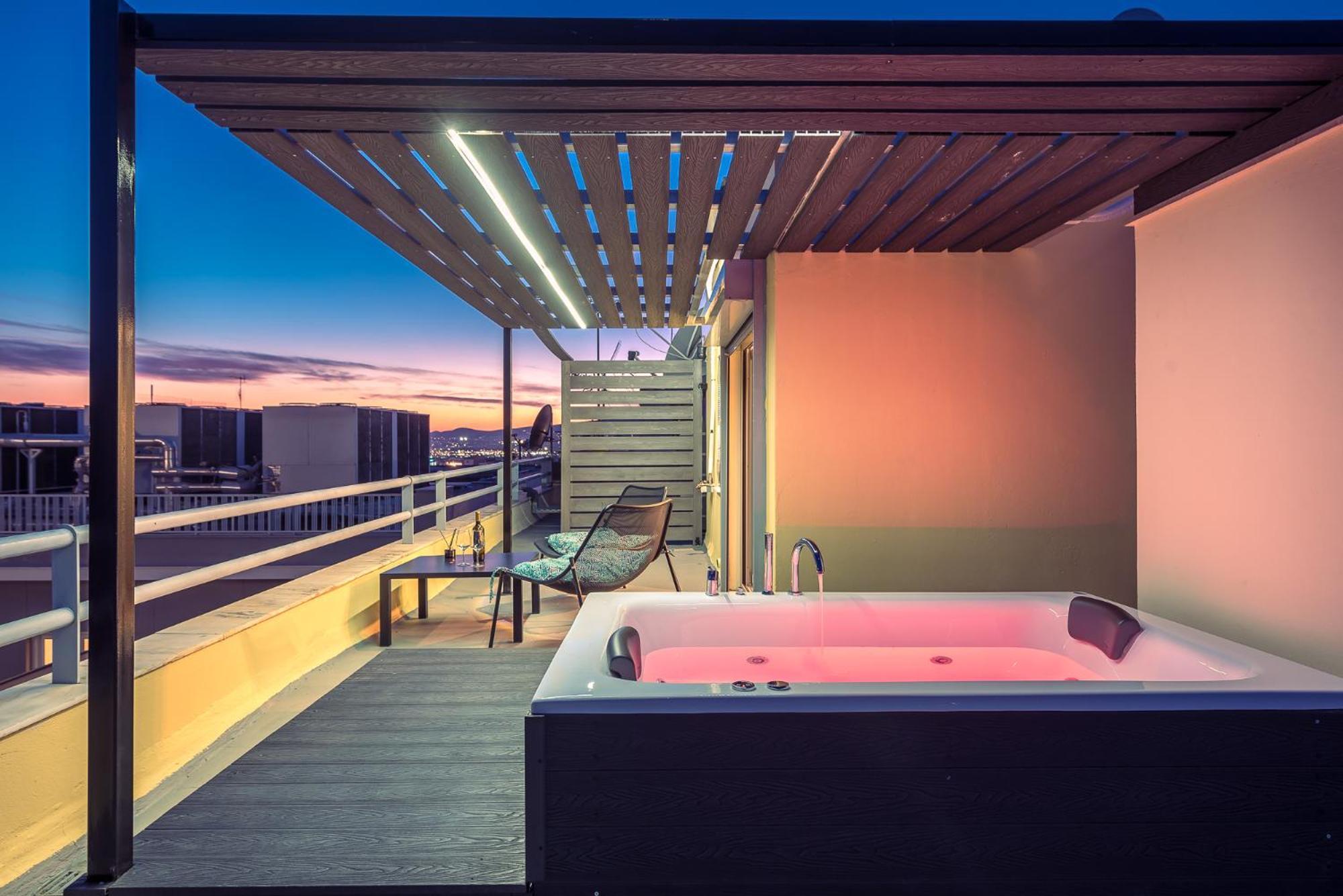 Acropolis View Mini Sky Suite & Hot Tub أثينا المظهر الخارجي الصورة