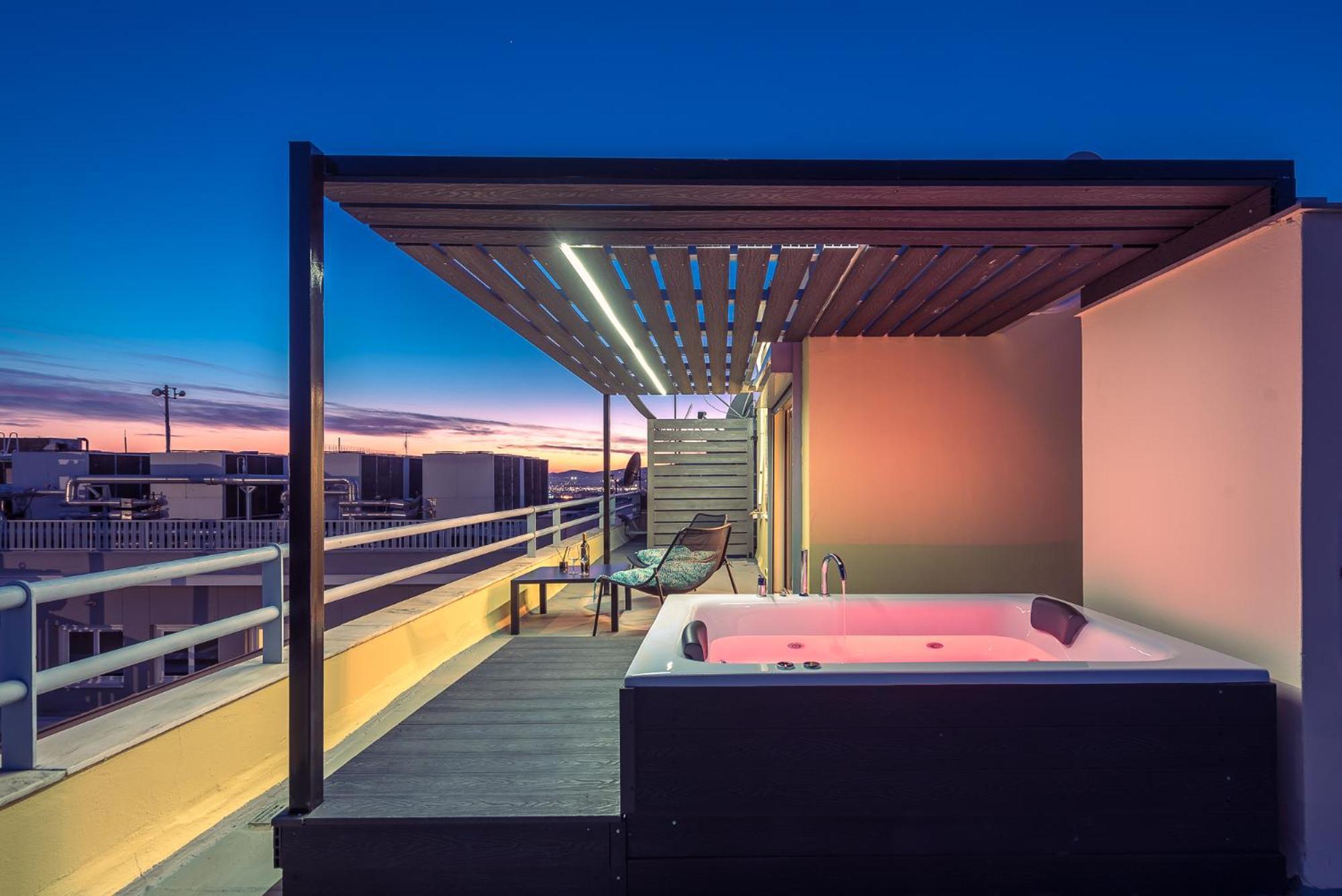 Acropolis View Mini Sky Suite & Hot Tub أثينا المظهر الخارجي الصورة